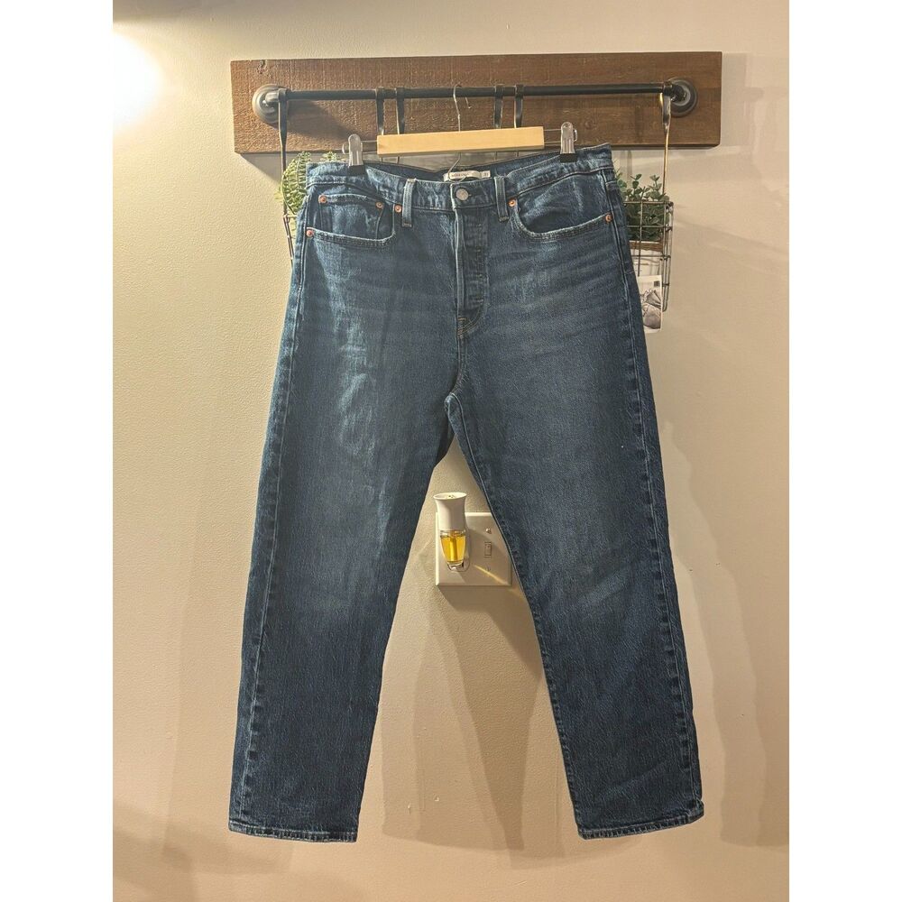 Levi's Medium Dark Wash Wedgie Straight sz 31